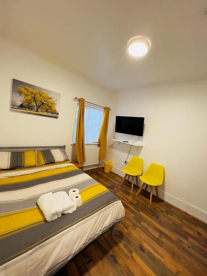 Woodgreen House Hotel London Exterior photo