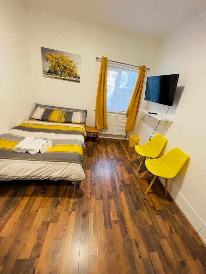 Woodgreen House Hotel London Exterior photo